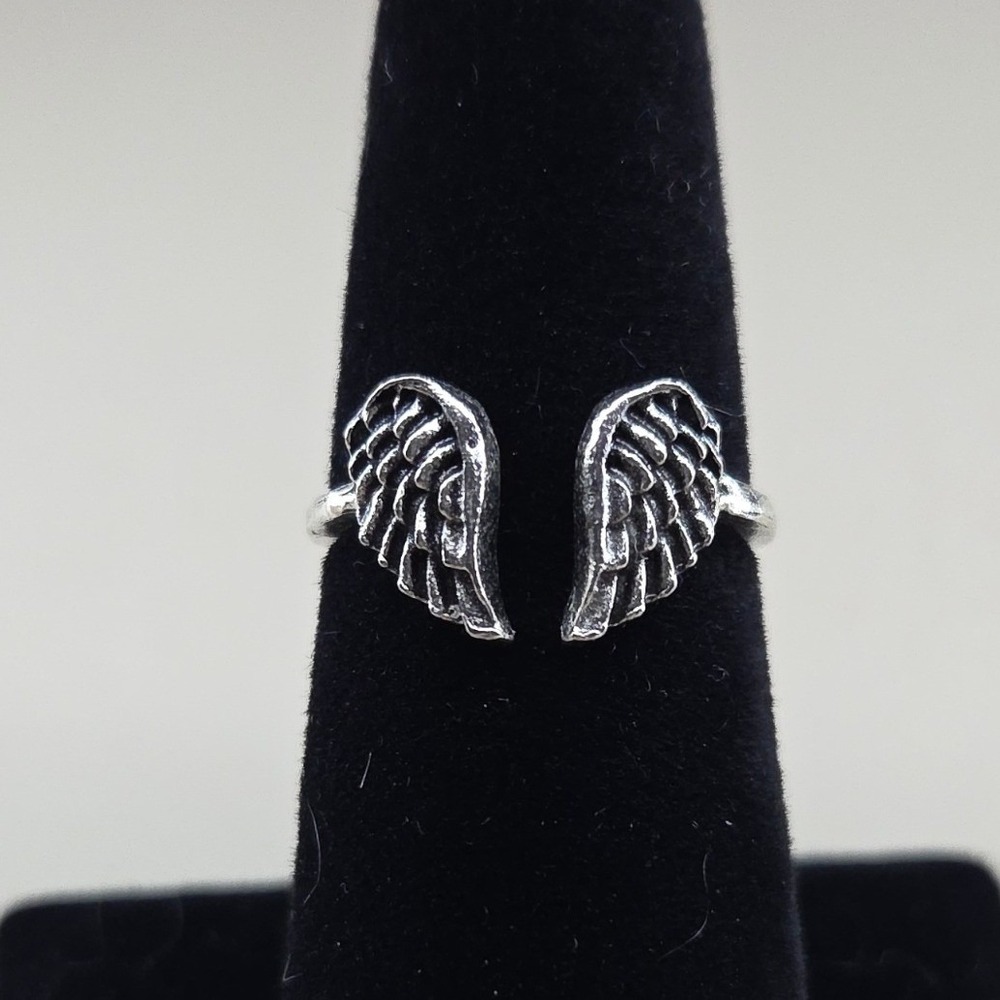 Silver Tone Angel Wing Adjustable Bypass Ring Size 7.5 Textured Feather Jewelry